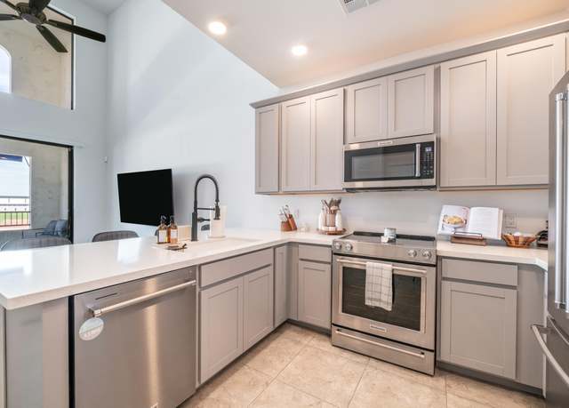 Property at 2511 W Queen Creek Rd #479, Chandler, AZ 85248, 1 bed, 2.5 baths