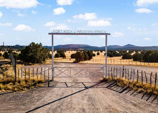 Property at 4820 E Perkinsville Rd, Seligman, AZ 86337, 5 beds, 3.5 baths