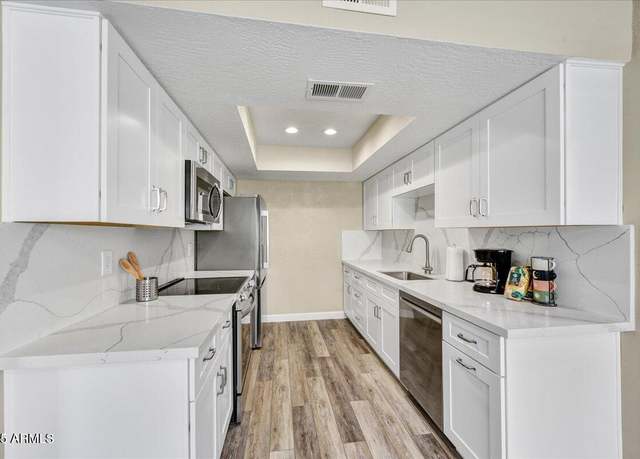 Property at 3154 E Clarendon Ave, Phoenix, AZ 85016, 3 beds, 2 baths