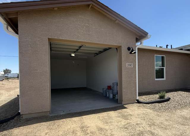 Property at 20587 E Hereford Dr, Mayer, AZ 86333, 3 beds, 2 baths