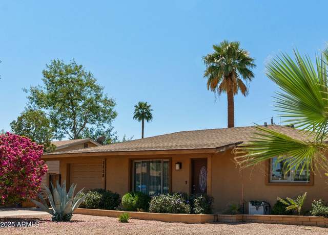 Property at 2828 N 51st St, Phoenix, AZ 85008, 3 beds, 2 baths