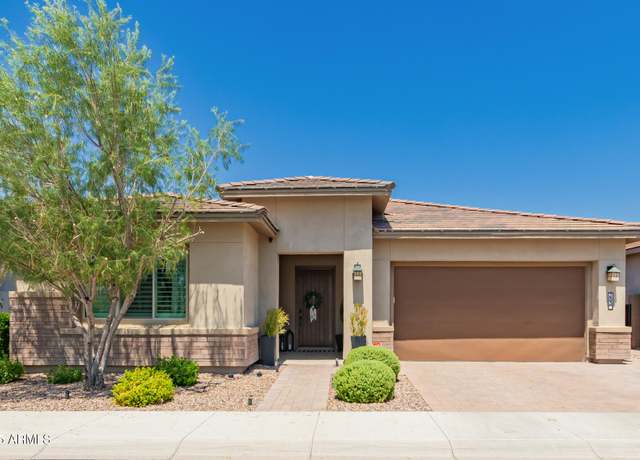 Property at 2830 E Crest Ln, Phoenix, AZ 85050, 3 beds, 2.5 baths
