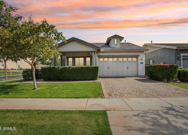 Property at 3163 E Austin Dr, Gilbert, AZ 85296, 3 beds, 3 baths