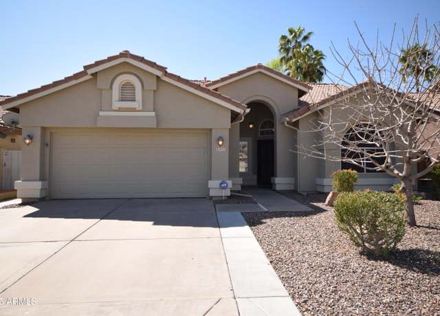 Property at 1915 E Saratoga St, Gilbert, AZ 85296, 4 beds, 2 baths