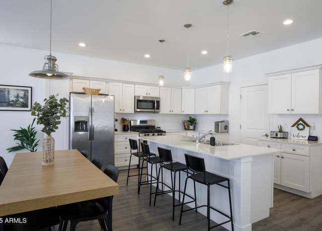 Property at 3218 W Glendale Ave #8, Phoenix, AZ 85051, 3 beds, 3.5 baths