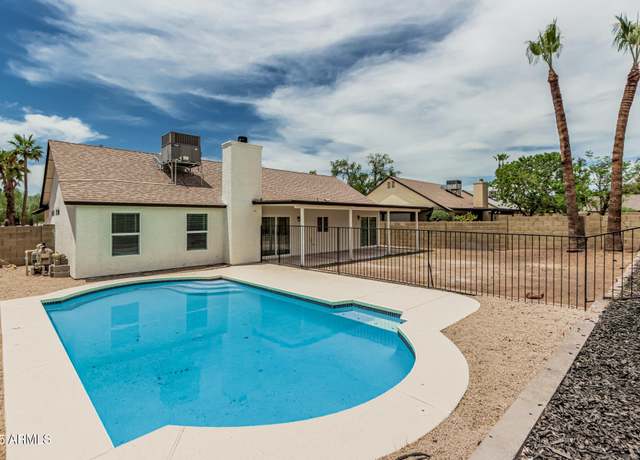 Property at 11021 N 55th Dr, Glendale, AZ 85304, 3 beds, 2 baths