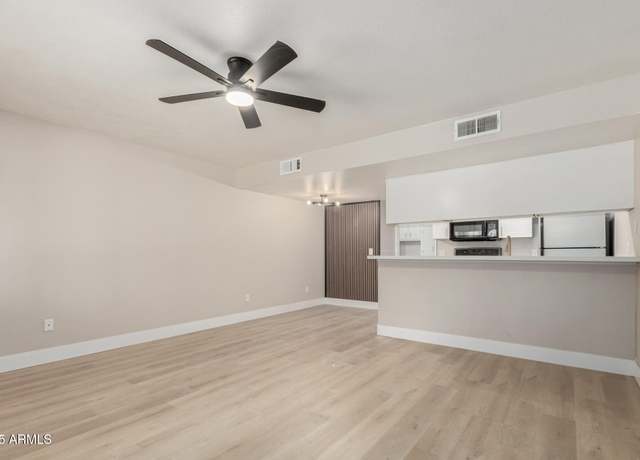 Property at 8838 N 8th St Unit B12, Phoenix, AZ 85020, 1 bed, 1 bath