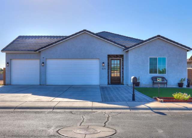 Property at 1579 N Himosa Dr, Casa Grande, AZ 85122, 3 beds, 2.5 baths