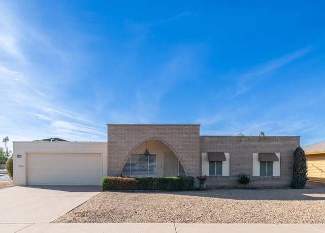 Property at 14202 N Lakeforest Dr, Sun City, AZ 85351, 3 beds, 2 baths