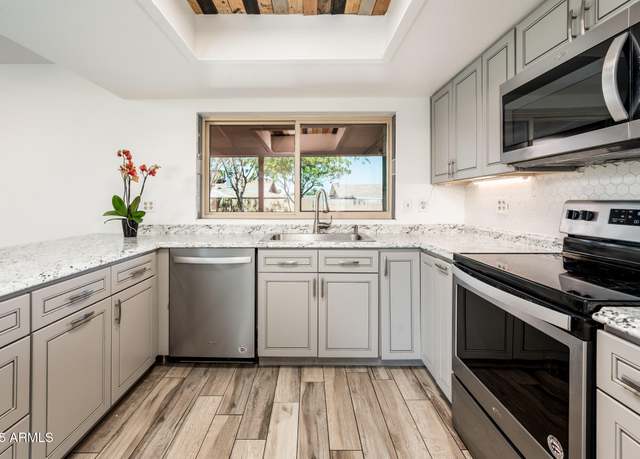 Property at 11030 N 47th Ave, Glendale, AZ 85304, 3 beds, 2 baths