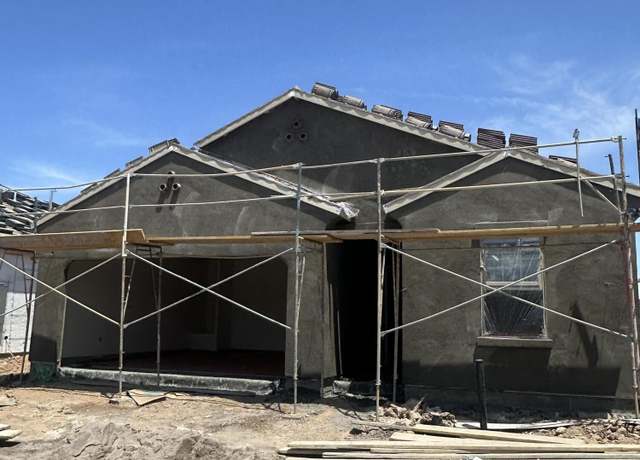 Property at 1960 E Bucking Bronco Dr, San Tan Valley, AZ 85140, 4 beds, 3 baths