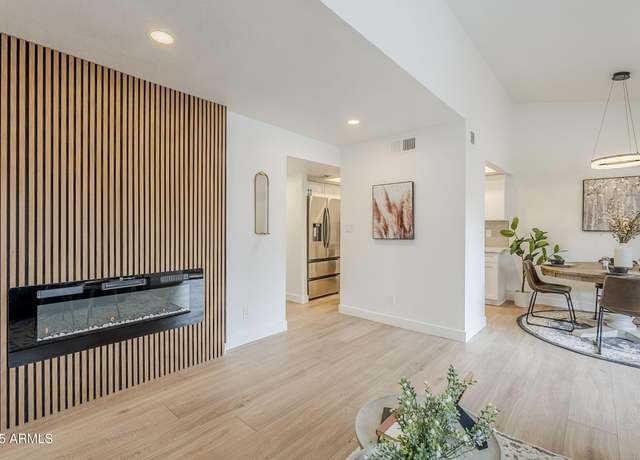 Property at 3102 E Clarendon Ave #210, Phoenix, AZ 85016, 2 beds, 2 baths