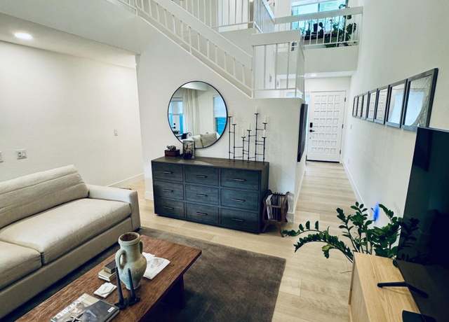 Property at 727 W Maryland Ave #1, Phoenix, AZ 85013, 2 beds, 2.5 baths