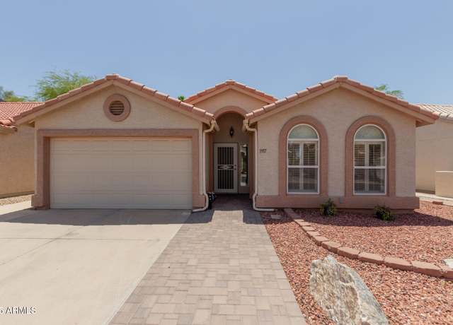 Property at 1917 E Lindrick Dr, Chandler, AZ 85249, 2 beds, 2 baths