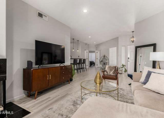 Property at 7936 E Wilshire Dr #205, Scottsdale, AZ 85257, 3 beds, 2 baths