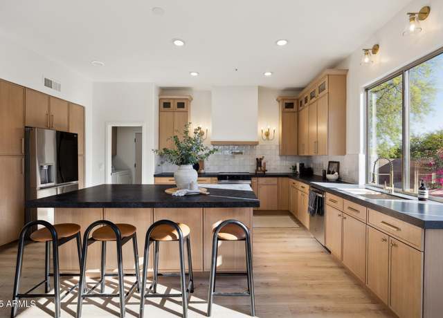Property at 9322 E Hidden Green Dr, Scottsdale, AZ 85262, 3 beds, 3 baths