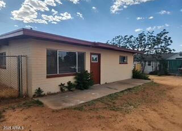 Property at 206 N 6th St, Sierra Vista, AZ 85635, 2 beds, 1.5 baths