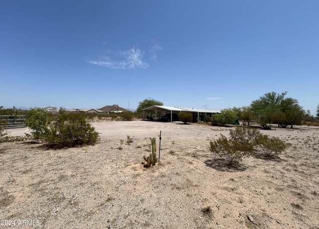 Property at 2249 W Daniel Rd, San Tan Valley, AZ 85144, 4 beds, 3 baths