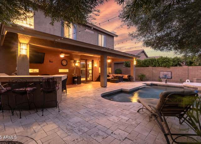 Property at 131 W Roadrunner Dr, Chandler, AZ 85286, 4 beds, 3 baths