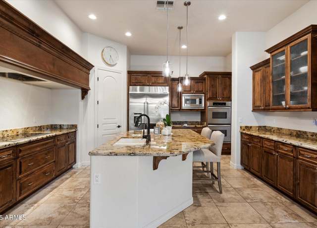 Property at 9938 E Gray Rd, Scottsdale, AZ 85260, 5 beds, 4.5 baths