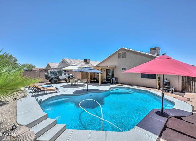 Property at 8255 N 112th Ave, Peoria, AZ 85345, 3 beds, 2 baths