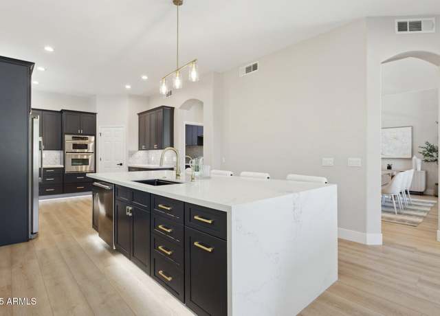 Property at 3202 E Orange Dr, Phoenix, AZ 85018, 4 beds, 4 baths