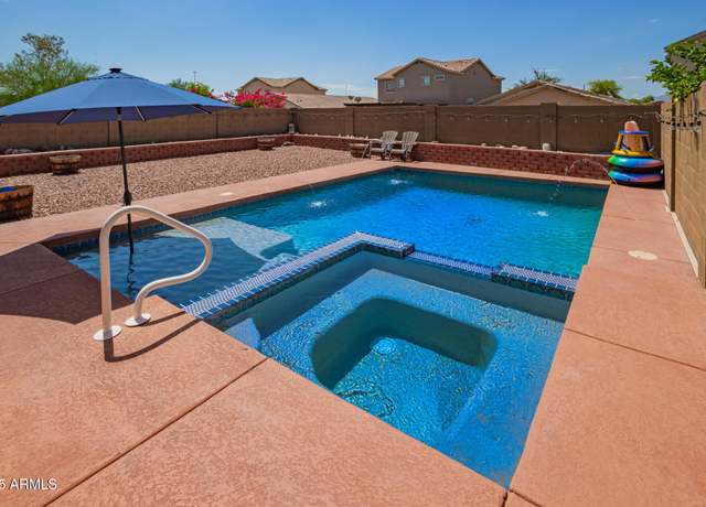 Property at 6221 W Raymond St, Phoenix, AZ 85043, 3 beds, 2 baths