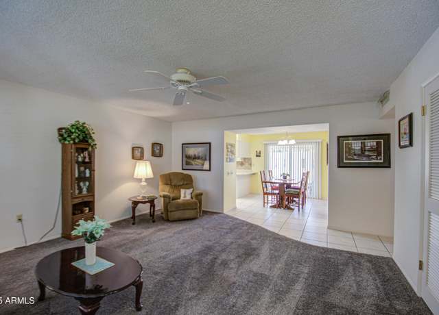 Property at 9806 W Long Hills Dr, Sun City, AZ 85351, 2 beds, 2 baths