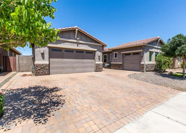 Property at 3200 S Pinnacle Dr, Chandler, AZ 85286, 5 beds, 3 baths
