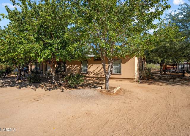 Property at 23700 W Coleman Dr, Congress, AZ 85332, 3 beds, 2 baths