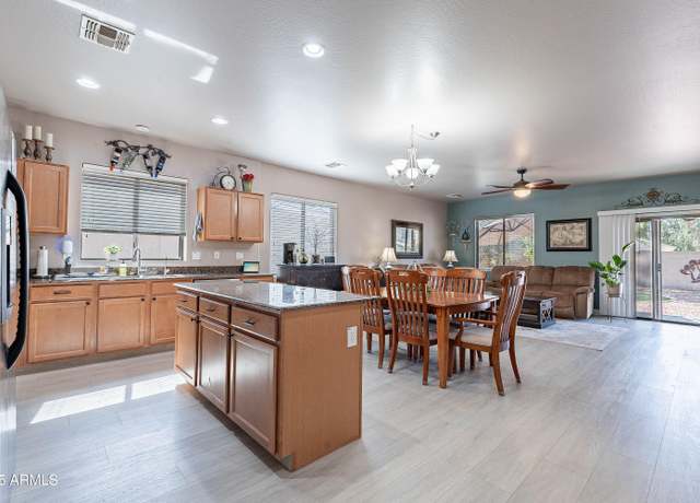 Property at 42406 W Posada Dr, Maricopa, AZ 85138, 3 beds, 2 baths
