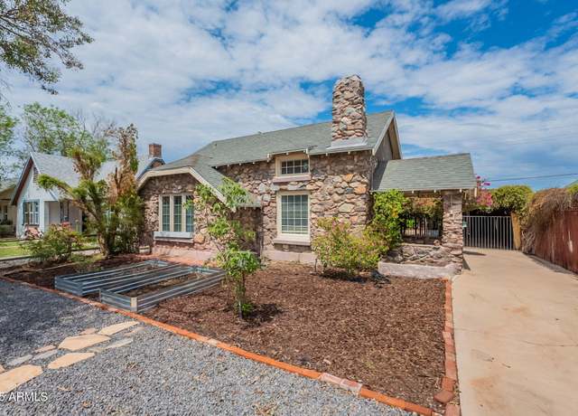 Property at 1922 W Holly St, Phoenix, AZ 85009, 2 beds, 1 bath