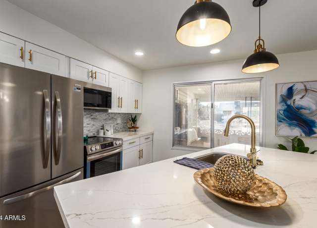 Property at 9339 W Spanish Moss Ln, Sun City, AZ 85373, 2 beds, 2 baths