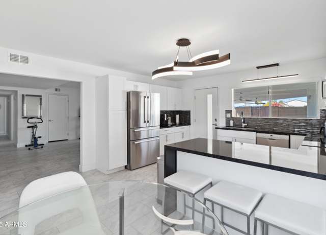 Property at 3758 E Sunnyside Dr, Phoenix, AZ 85028, 3 beds, 2.25 baths