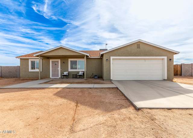 Property at 10337 N Bluegrass St, Florence, AZ 85132, 3 beds, 2 baths