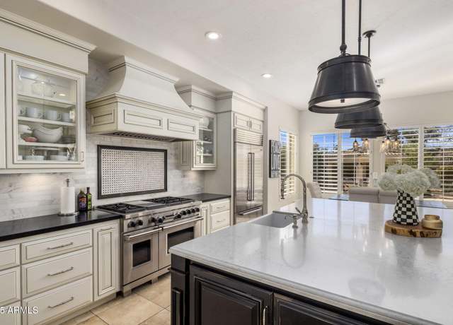 Property at 7040 N 1st Ave, Phoenix, AZ 85021, 4 beds, 4 baths