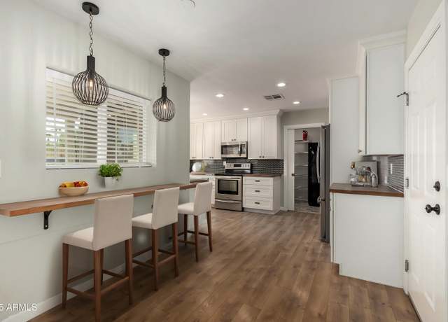 Property at 4939 E Paradise Dr, Scottsdale, AZ 85254, 3 beds, 2 baths