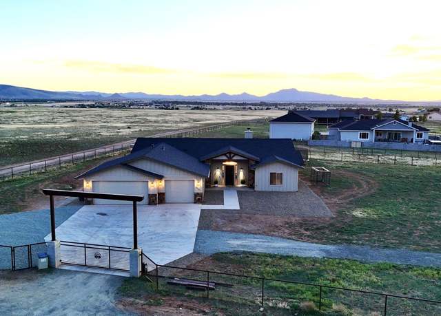 Property at 8044 N Crimson Canyon Rd, Prescott Valley, AZ 86315, 4 beds, 2.5 baths