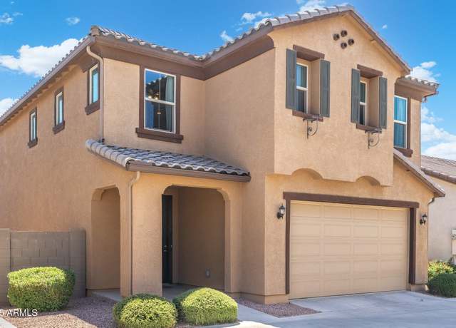 Property at 219 E Bluejay Dr, Chandler, AZ 85286, 3 beds, 2.5 baths