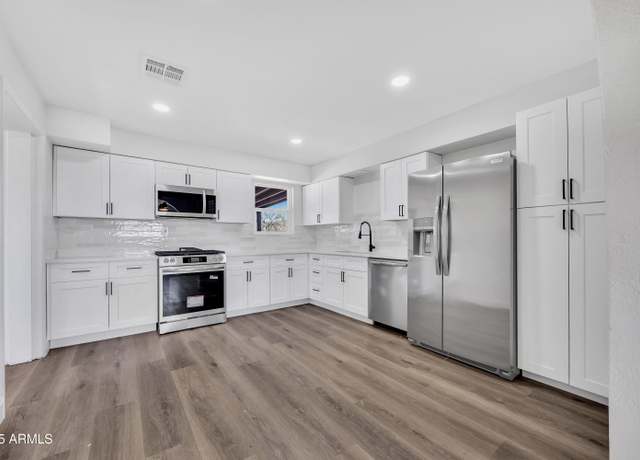 Property at 119 W Silver Reef Rd, Casa Grande, AZ 85122, 4 beds, 2 baths