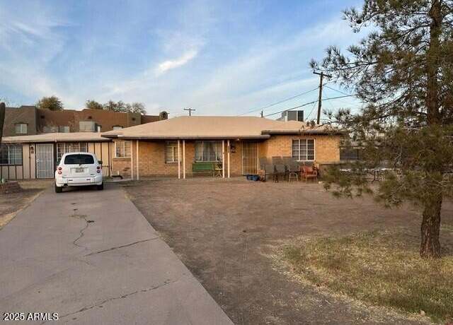 Property at 1704 W Colter St, Phoenix, AZ 85015, 4 beds, 3 baths