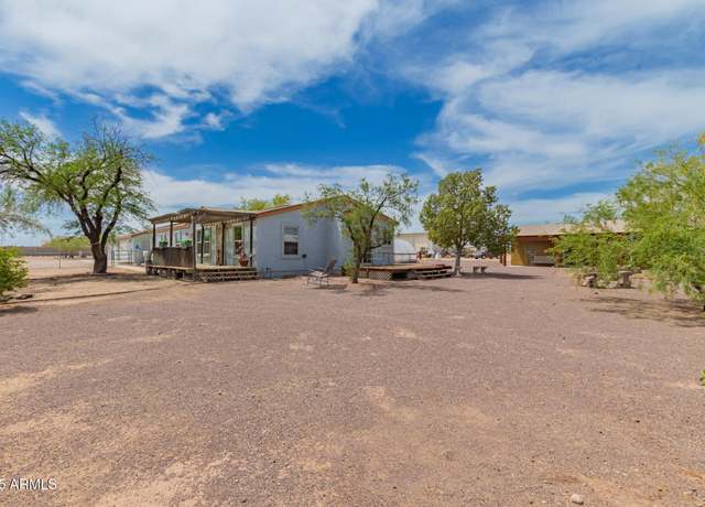 Property at 23948 W Jomax Rd, Wittmann, AZ 85361, 3 beds, 2 baths