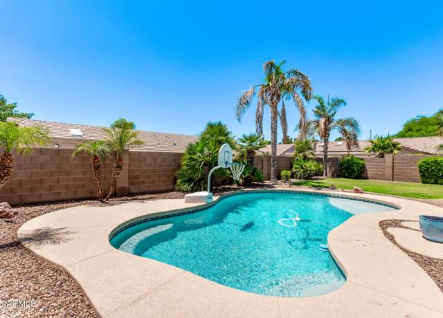 Property at 4940 S Rosemary Dr, Chandler, AZ 85248, 3 beds, 2 baths