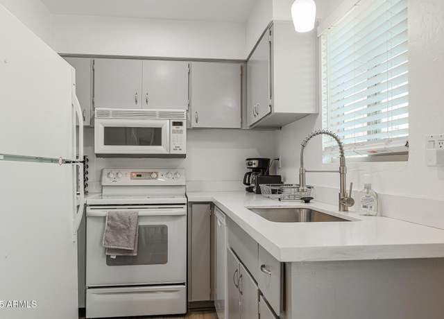 Property at 4630 N 68th St #213, Scottsdale, AZ 85251, 2 beds, 1.5 baths