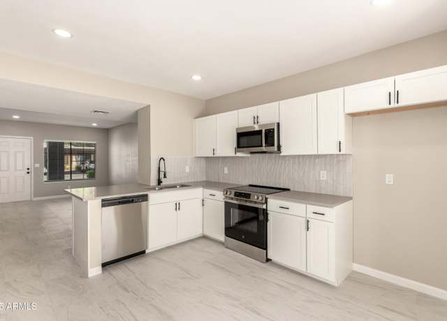 Property at 7801 N 44th Dr #1048, Glendale, AZ 85301, 2 beds, 3 baths