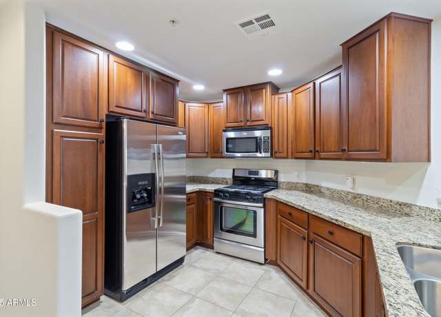 Property at 5350 E Deer Valley Dr #1418, Phoenix, AZ 85054, 2 beds, 2 baths