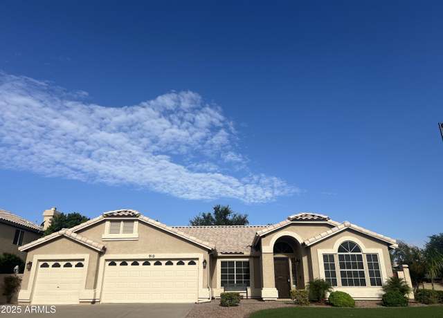 Property at 910 S Paradise Dr, Gilbert, AZ 85233, 4 beds, 2 baths