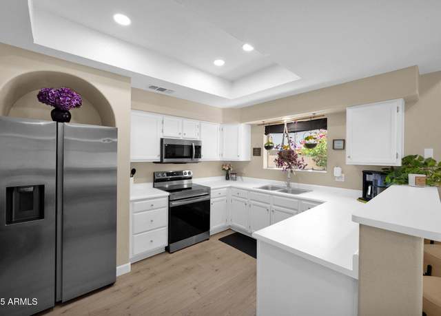 Property at 5018 E Siesta Dr #3, Phoenix, AZ 85044, 2 beds, 2.5 baths