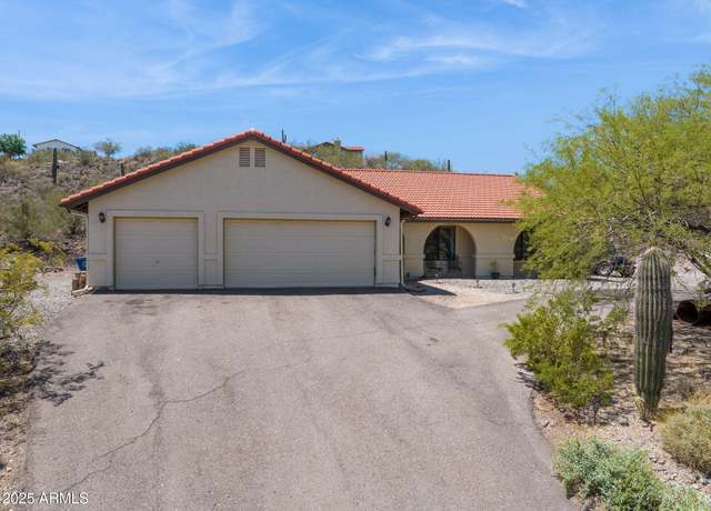Property at 990 S Horseshoe Trl, Wickenburg, AZ 85390, 3 beds, 2 baths