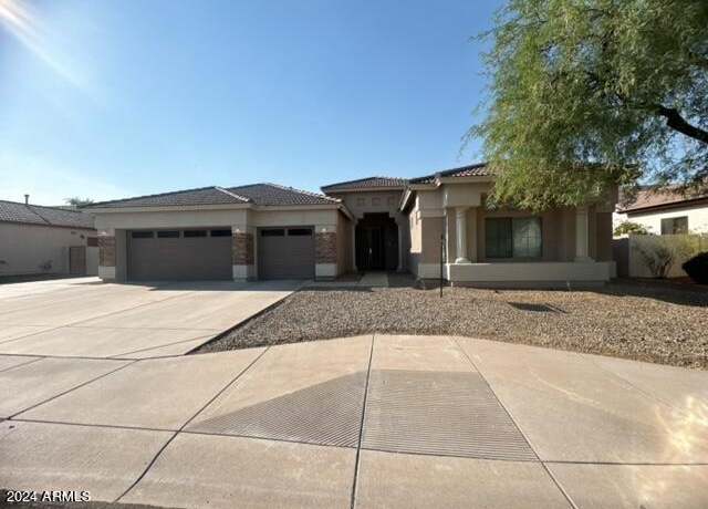 Property at 2515 W Minton St, Phoenix, AZ 85041, 4 beds, 3 baths
